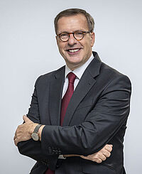Porträt Prof. Dr. Jens Hermsdorf